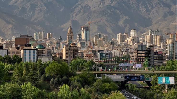 اجاره مسکن در تهران ۱۴٫۷ درصد افزایش یافت؛ شکاف هزینه سکونت در مناطق پایتخت به بیش از پنج برابر رسید