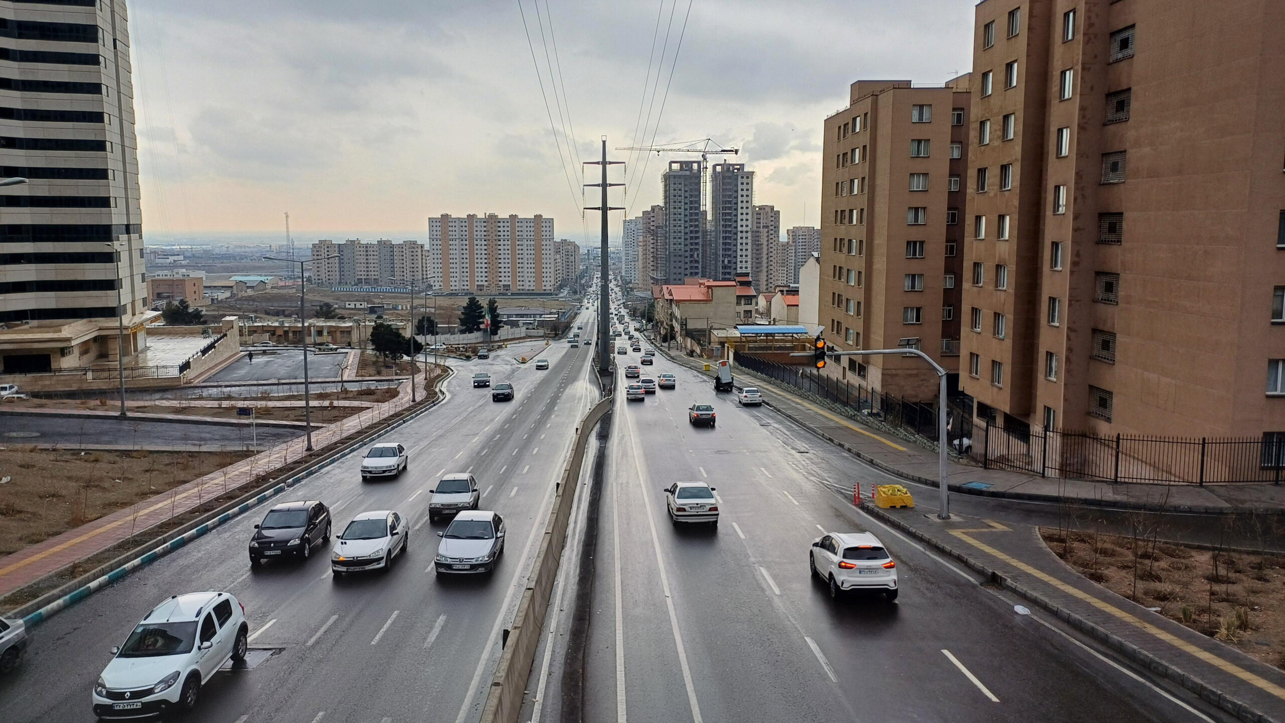 دسترسی به حمل‌ونقل عمومی و بزرگراه‌ها در منطقه آبشار تهران